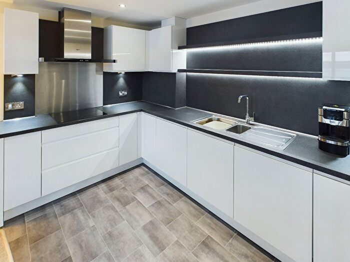 3 Bedroom Flat To Rent In Riverside Drive, City Centre, Dundee, DD2