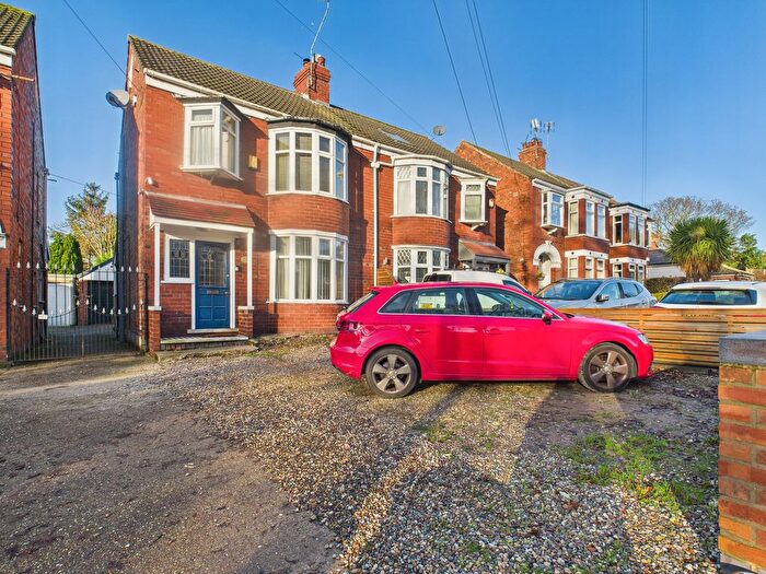 3 Bedroom Semi Detached House For Sale In Ings Road, Yorkshire, HU7