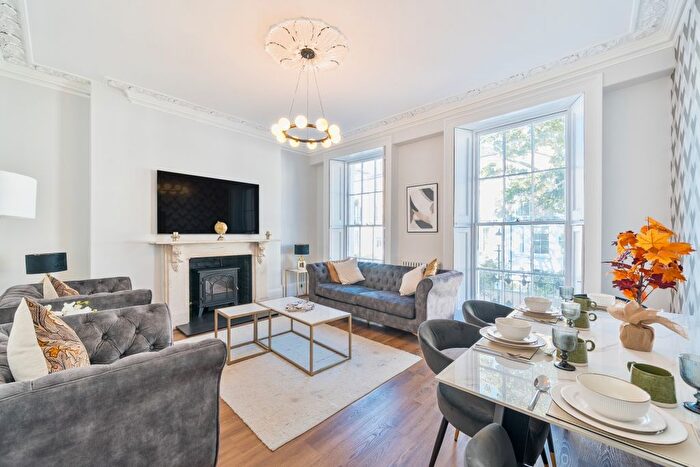 2 Bedroom Flat To Rent In Princedale Road, London, W11