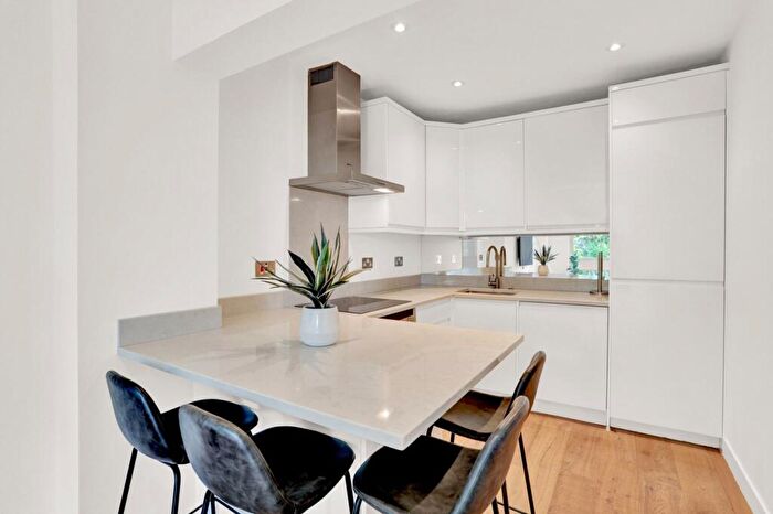 1 Bedroom Apartment For Sale In Adelaide Road, London, NW3