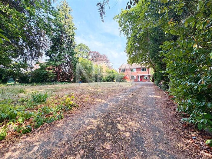 5 Bedroom Detached House To Rent In Upper Warren Avenue, Caversham, Reading, RG4