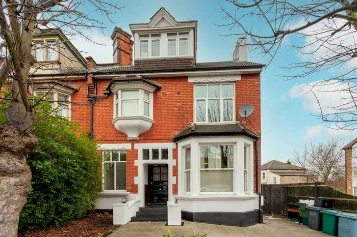 3 Bedroom Flat To Rent In Croydon Road, Penge, SE20