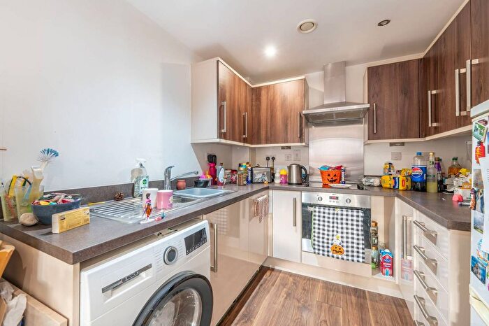 1 Bedroom Flat For Sale In Craven Park, Harlesden, London, NW10