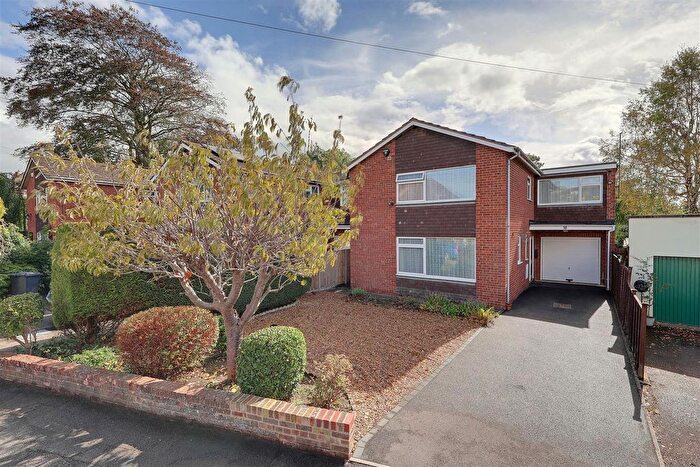 4 Bedroom Detached House For Sale In Billbrook Road, Hucclecote, GL3