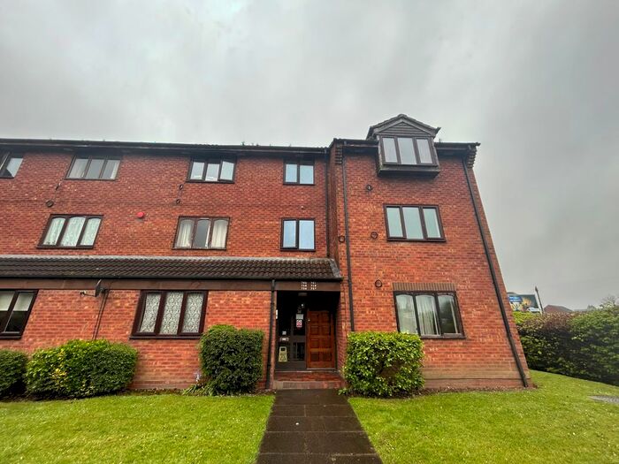 2 Bedroom Flat To Rent In Parkfield Road, Wolverhampton, WV4