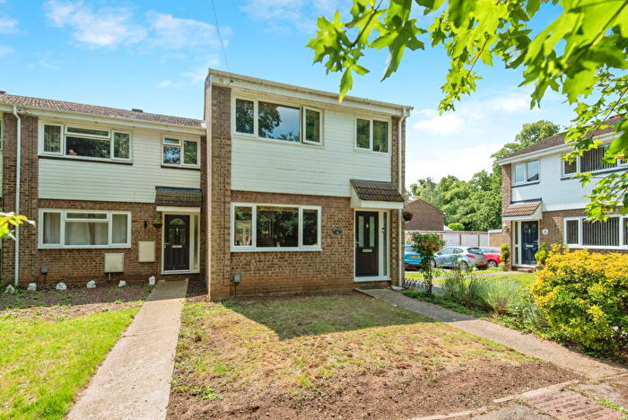 3 Bedroom End Of Terrace House For Sale In Hazel Walk, Biggleswade, SG18