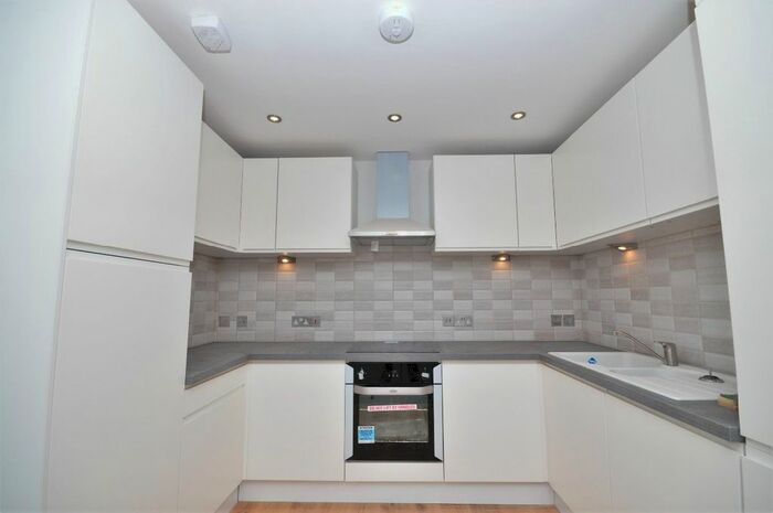 3 Bedroom Flat To Rent In Harbour Street, Ramsgate, CT11