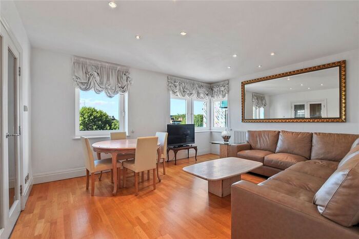 2 Bedroom Flat To Rent In Warren House, Beckford Close, W14