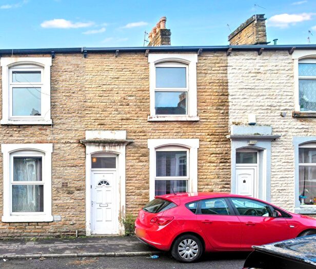 3 Bedroom Terraced House For Sale In Godley Street, Burnley, BB11