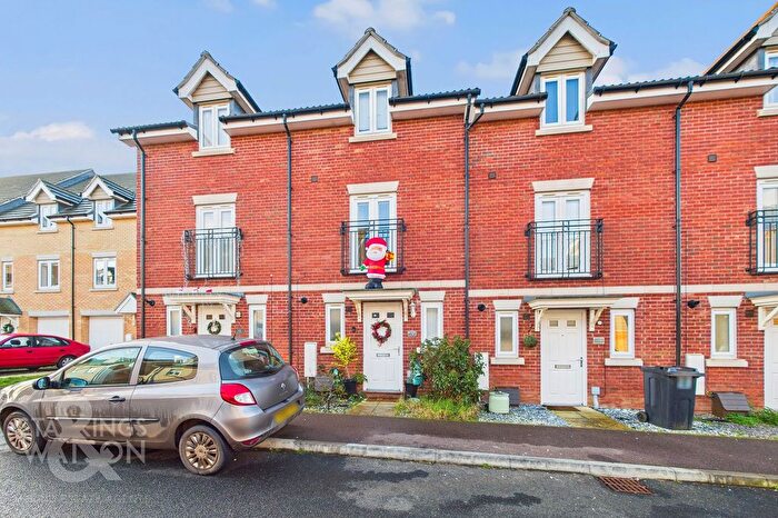 4 Bedroom Town House For Sale In Falcon Crescent, Costessey, Norwich, NR8