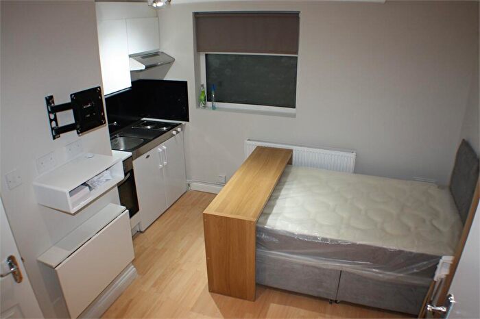 Studio To Rent In North Parade, Mollison Way, Queensbury, HA8