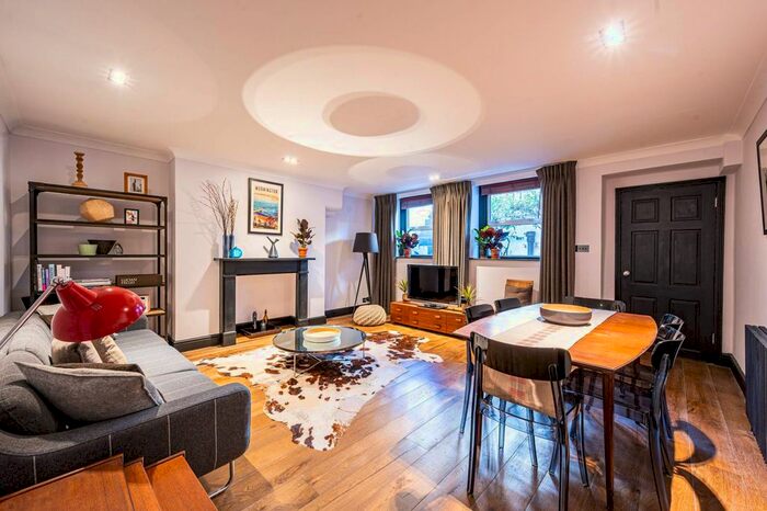 1 Bedroom Flat To Rent In Guilford Street, Bloomsbury, London, WC1N