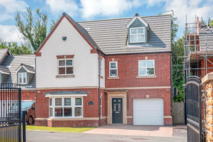 5 Bedroom Detached House For Sale In Carriage Close, Mapperley, Nottingham, NG3