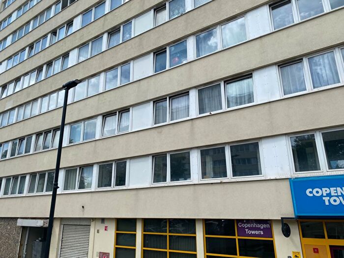 1 Bedroom Flat To Rent In Copenhagen Tower, International Way, Woolston, Southampton, Hampshire, SO19