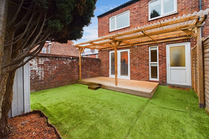 3 Bedroom Terraced House To Rent In Rose Street, York, North Yorkshire, YO31