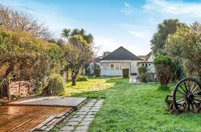 1 Bedroom Detached Bungalow For Sale In Garden Avenue, Bracklesham Bay, PO20