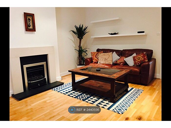 2 Bedroom Flat To Rent In West Hampstead, London, NW6