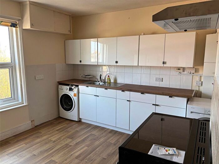 3 Bedroom Flat For Sale In Sussex Road, New Romney, Kent, TN28