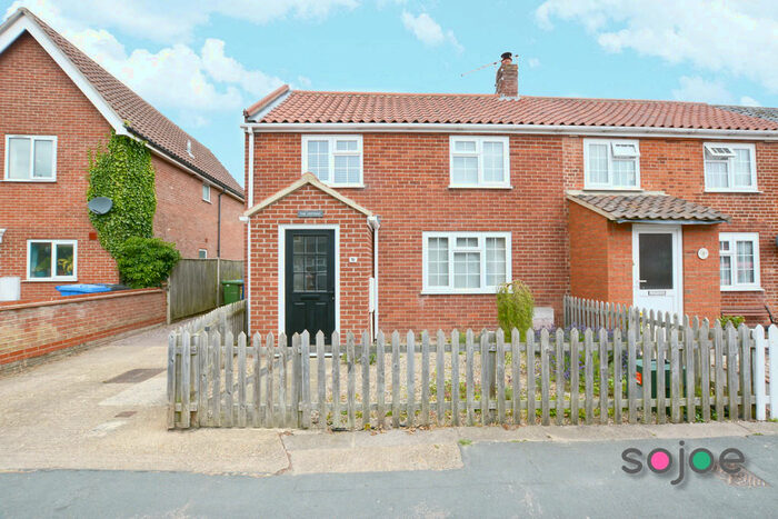 2 Bedroom Cottage To Rent In High Street, NR33