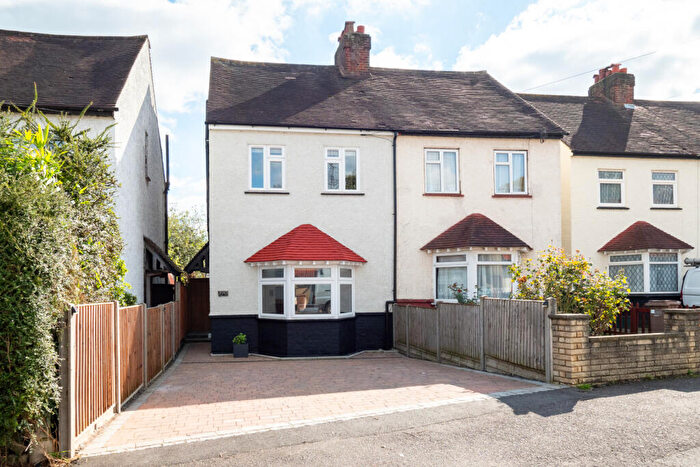 4 Bedroom Semi Detached House For Sale In Clensham Lane, Sutton, SM1