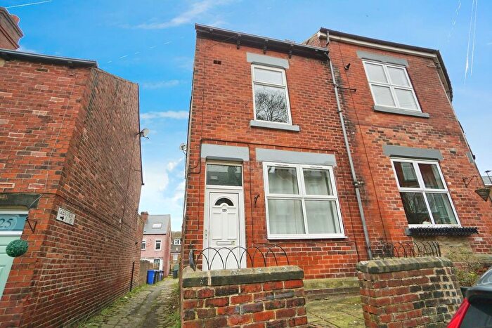 3 Bedroom Terraced House To Rent In Hangingwater Road, Nether Green, Sheffield, S11
