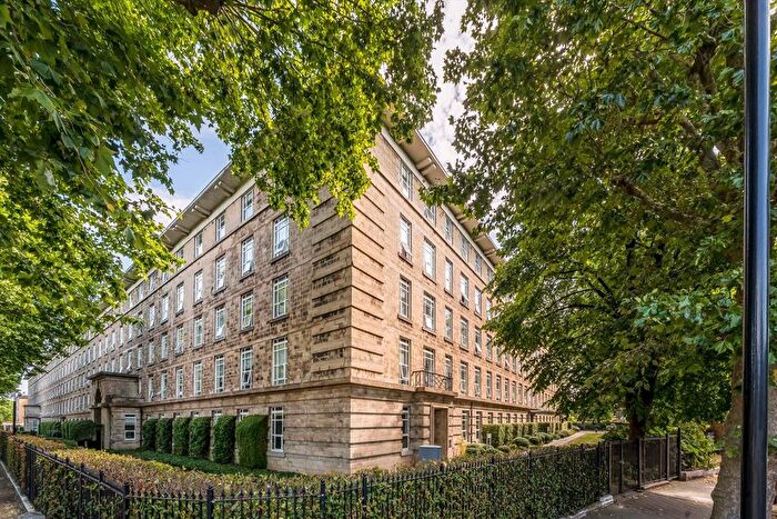 2 Bedroom Flat To Rent In Bromyard Avenue, Acton, W3