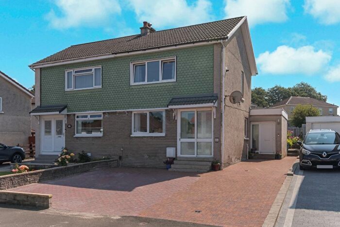 3 Bedroom Semi-Detached House For Sale In Banchory Avenue, Inchinnan, Renfrew, Renfrewshire, PA4