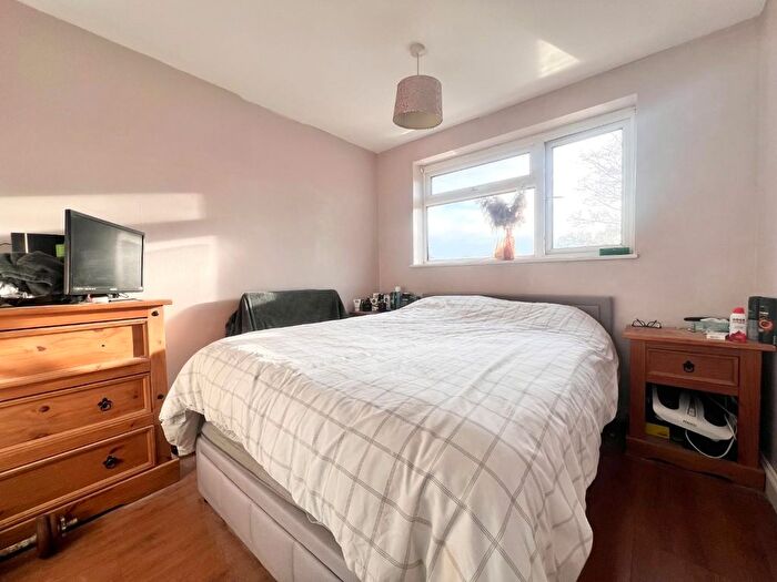 3 Bedroom Semi-Detached House For Sale In Washford Farm Road, Kingsnorth, Ashford, TN23