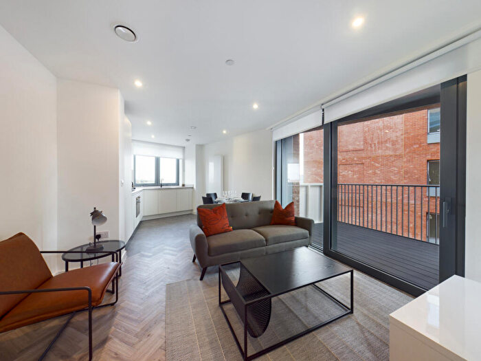 1 Bedroom Flat To Rent In River Apartments, Three Waters, E3