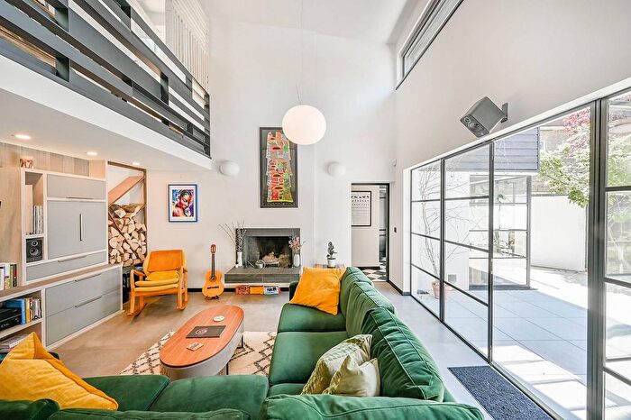 5 Bedroom Detached House To Rent In Grafton Road, Poet's Corner, London, W3