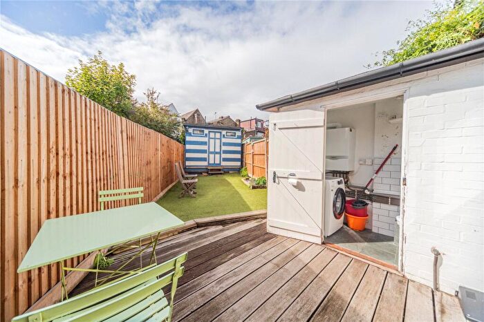 2 Bedroom Terraced House For Sale In Eleanor Road, London, N11
