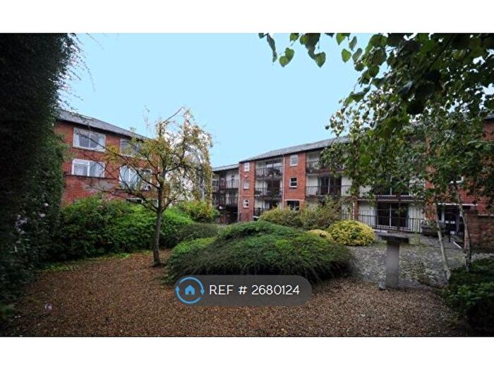 2 Bedroom Flat To Rent In High Street, Saffron Walden, CB10