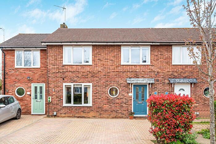3 Bedroom Terraced House For Sale In Boundary Lane, Welwyn Garden City, Hertfordshire, AL7