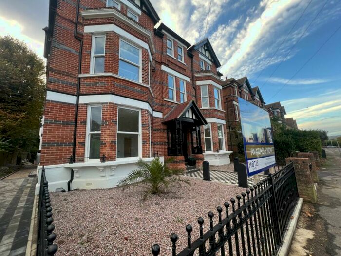 3 Bedroom Apartment To Rent In Trinity Road, Folkestone, CT20