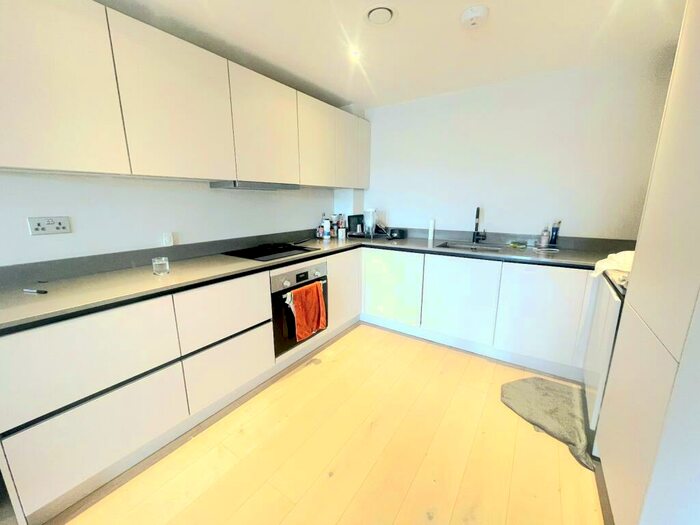 1 Bedroom Flat To Rent In Homestead Heights, Tottenham Lane, Crouch End, N8