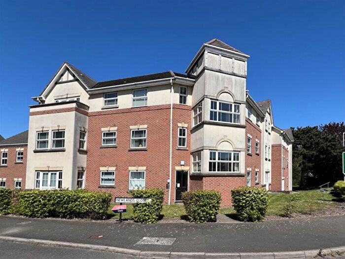 2 Bedroom Apartment For Sale In Newlands Close, Hagley, DY9