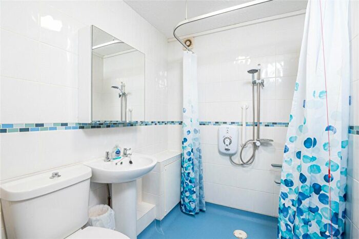 1 Bedroom Apartment For Sale In High Street, Great Wakering, Southend-on-Sea, Essex, SS3