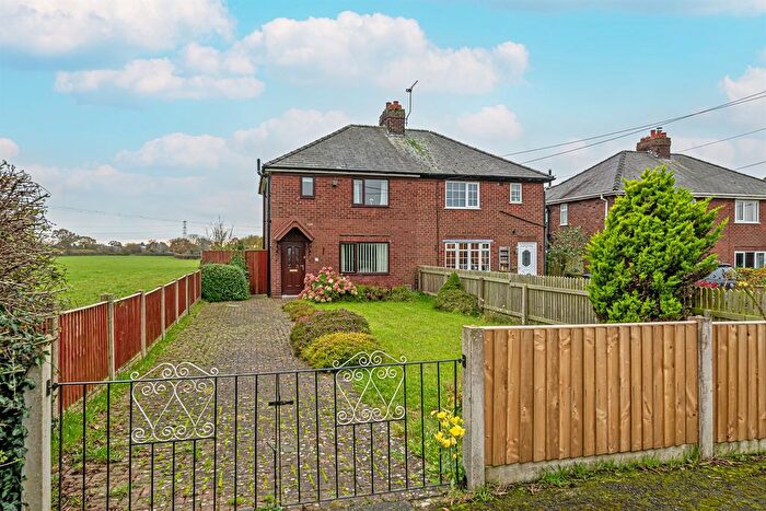 3 Bedroom Semi-Detached House For Sale In Hob Lane, Dunham On The Hill, Frodsham, WA6