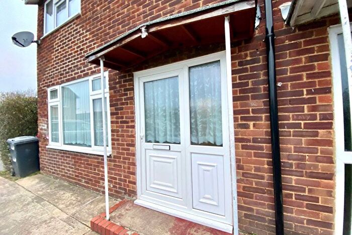 3 Bedroom Property To Rent In Fairview Road, Slough, SL2