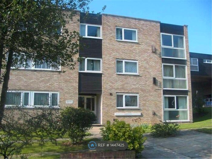 2 Bedroom Flat To Rent In Meriden House, Barnet, EN5