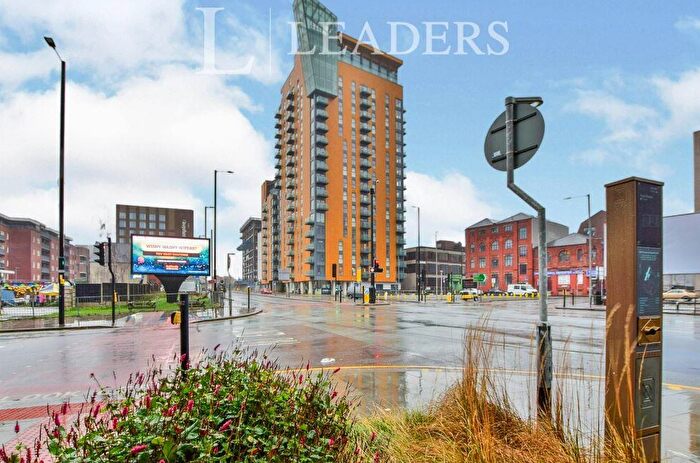 2 Bedroom Apartment To Rent In Skyline Central, Goulden Street, Manchester, M4