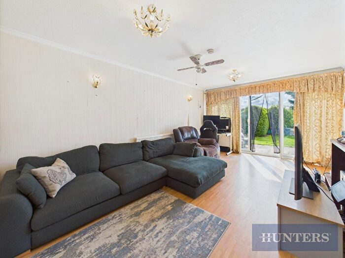 2 Bedroom Semi-Detached Bungalow For Sale In Byward Drive, Scarborough, YO12