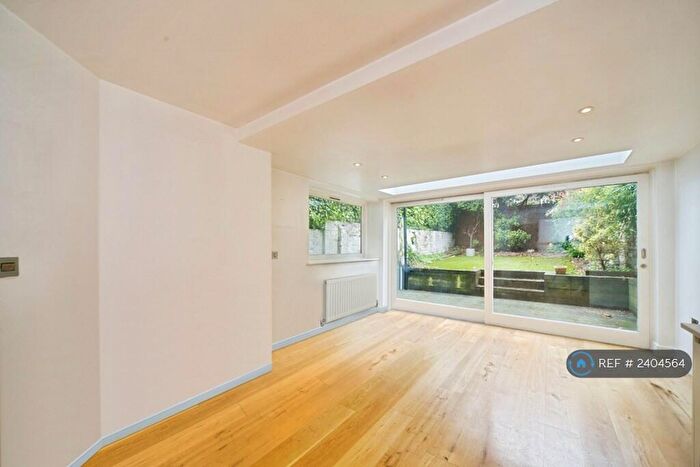 2 Bedroom Flat To Rent In Agar Grove, London, NW1