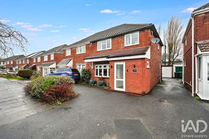 3 Bedroom Semi-Detached House For Sale In Cherry Tree Avenue, Walsall, WS5