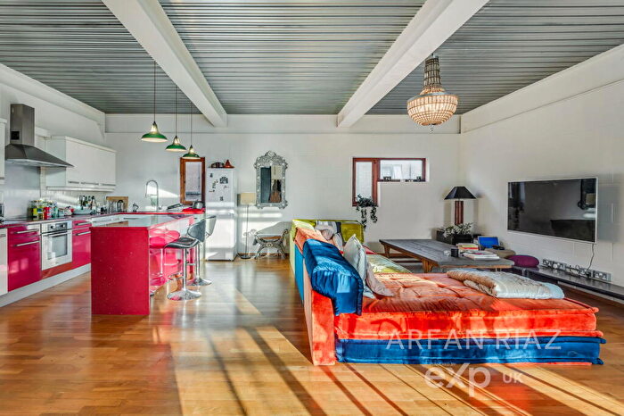 2 Bedroom Flat To Rent In New Crescent Yard, Acton Lane, London, NW10