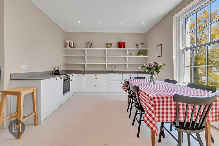 3 Bedroom Flat To Rent In Melrose Road, London, SW18