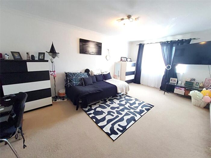 1 Bedroom Apartment To Rent In Holly Lodge, Buckingham Road, Harrow, HA1