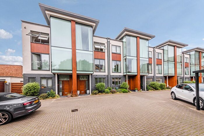 4 Bedroom Property To Rent In Page Mews, SW11