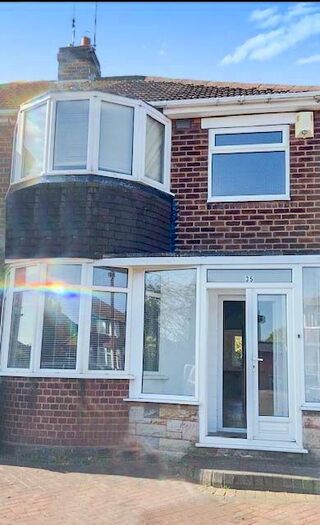 3 Bedroom Semi-Detached House To Rent In Harvard Road, Solihull B92