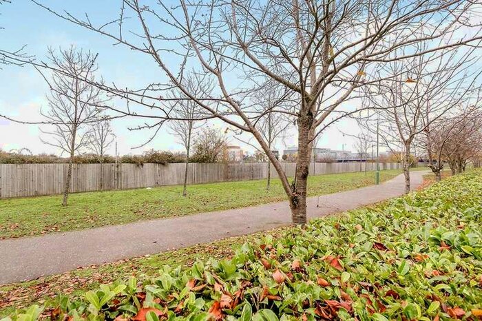 1 Bedroom Flat To Rent In Dunlop Close, Dartford, DA1